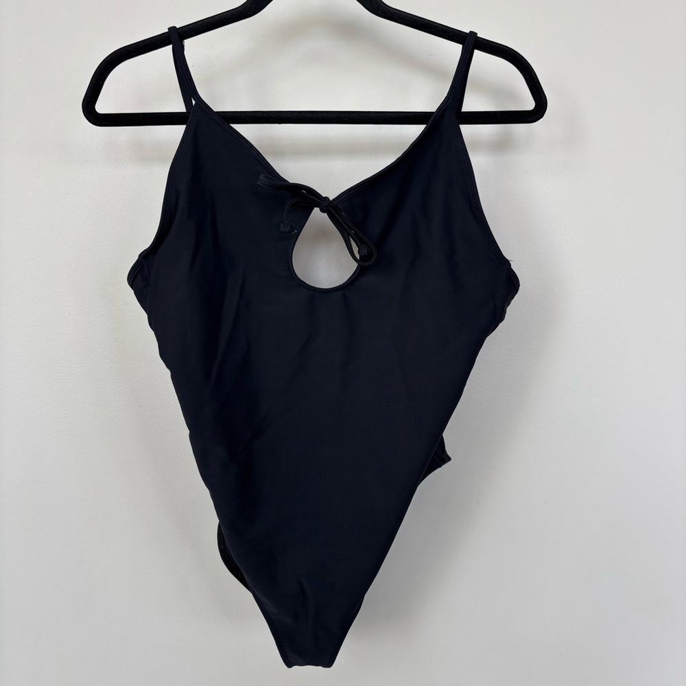 Tularosa Black Keyhole Front One Piece Swimsuit Size L